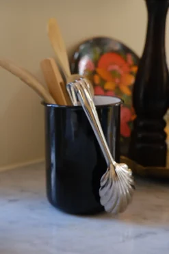 Bestikkrukke • Emalje • Sort