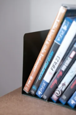 Bogstøtte • Hylde • Mørkegrøn • Sendes ikke