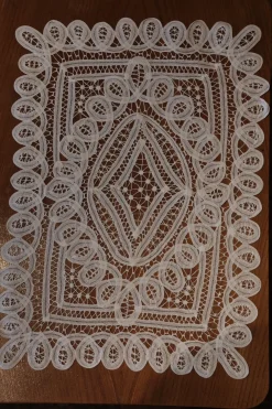 Dækkeserviet • Kniplet • Hvid