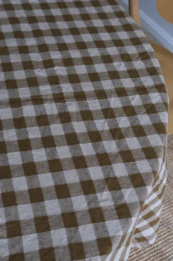 Dug • Hør • 170 x 240 cm • Brune Tern