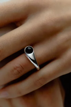 Fingerring • Sort Oynx • Sølv