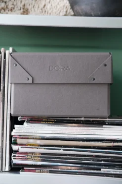 Opbevaringskasse • ELVO x DORA • Grå • A4 høj