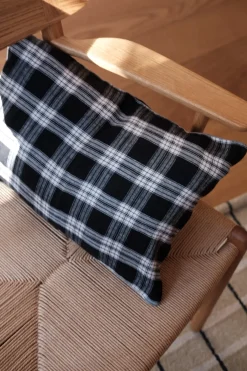 Pudevår • Hør • 30x40 • Ecossais Noir