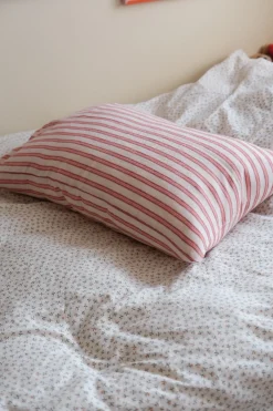 Pudevår • Hør • 50x70 cm • Rød & Hvid strib