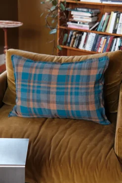 Pudevår • Hør • 50x70 cm • Tartan Bleu Paon