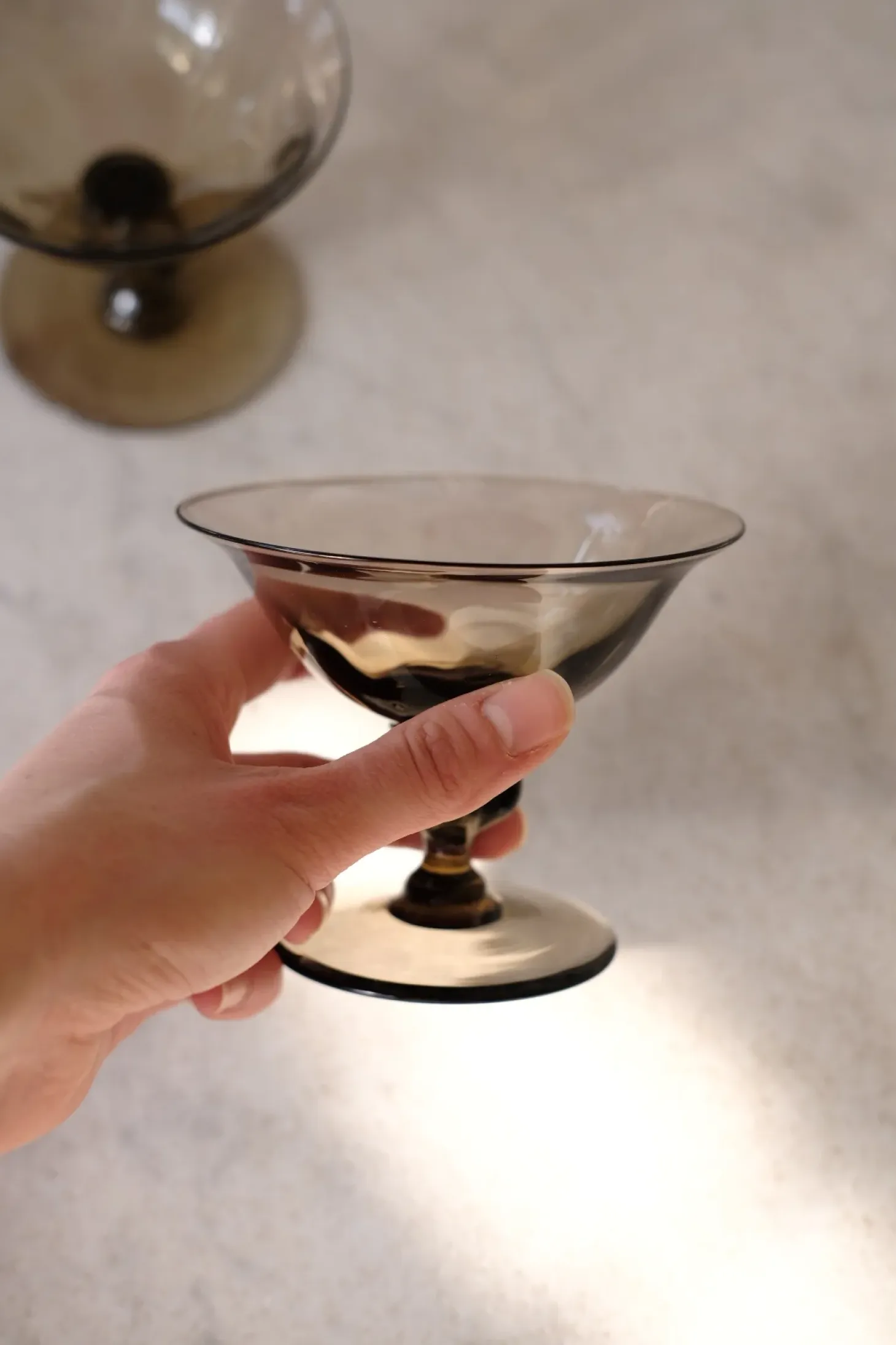 Vintage • Glas med fod • Champagne • Røgfarvet