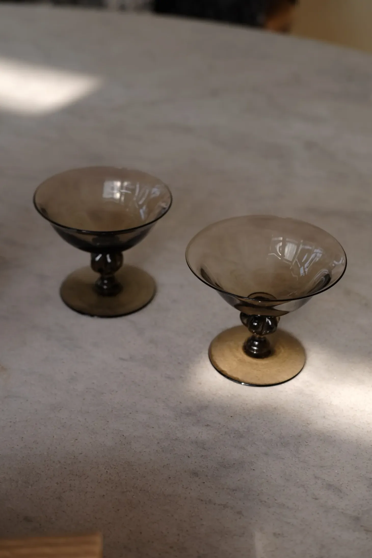 Vintage • Glas med fod • Champagne • Røgfarvet